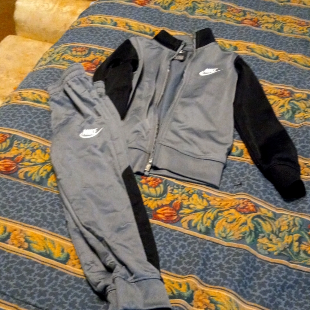 Sweat suit